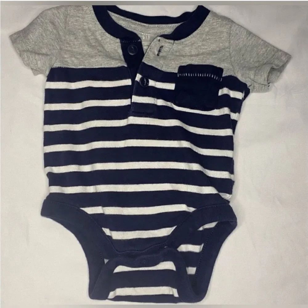 Gap striped Onsie Size 0-3M